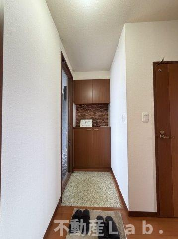 ヒルビレッジ　Ａの玄関|※反転タイプのお写真です。