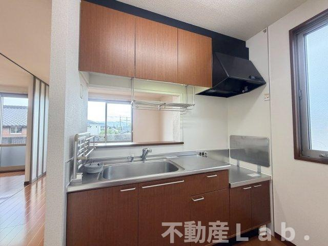 ヒルビレッジ　Ａのキッチン|※反転タイプのお写真です。