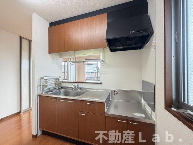 ヒルビレッジ　Ａのキッチン|※反転タイプのお写真です。