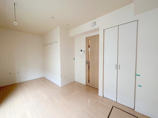 ヘーベルメゾン池尻の居間・リビング|★明るいフローリングのお部屋です★