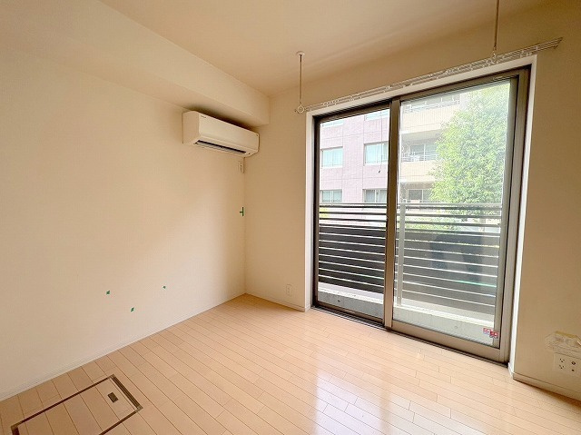 ヘーベルメゾン池尻の居間・リビング|★明るいフローリングのお部屋です★