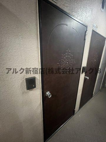 恒陽サンクレスト高円寺の玄関