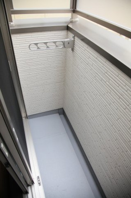 【バルコニー】 | クレオ千早南参番館 | 暖かな日差しのふりそそぐバルコニー※写真は類似です