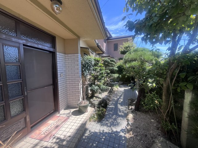 呉市天応塩谷町中古戸建の庭