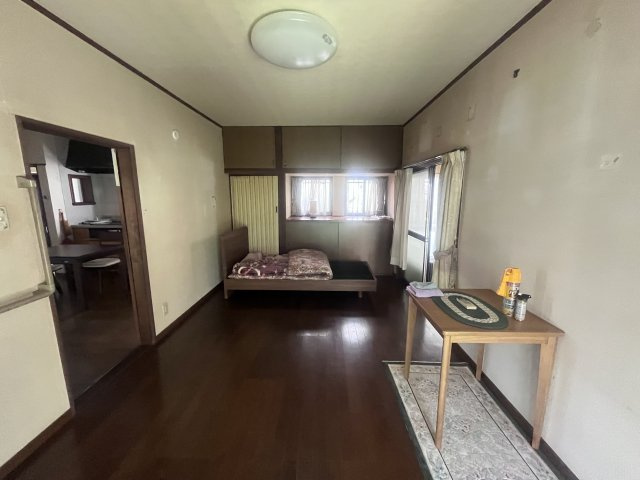呉市天応塩谷町中古戸建の居間・リビング