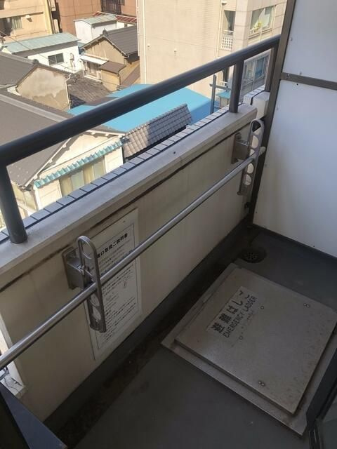 共和ホームズ延寿御茶ノ水のバルコニー
