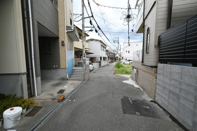 大阪市淀川区十八条2丁目中古戸建の前面道路含む現地写真