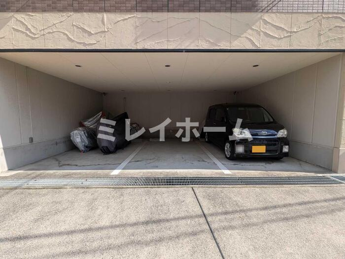 グリーンアベニューの駐車場