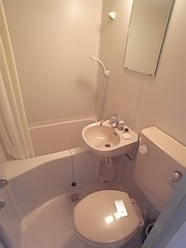 浴室内にトイレがあります☆