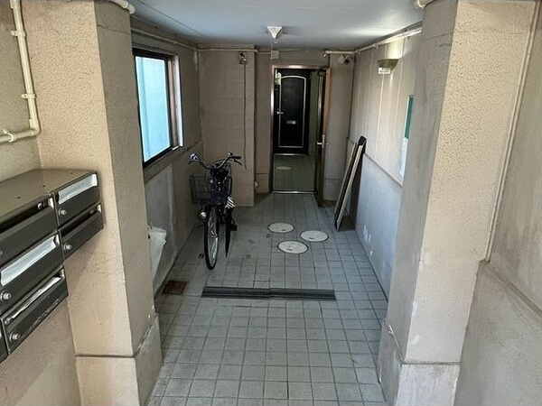 ベルメゾン中川Ⅱ　　のエントランス