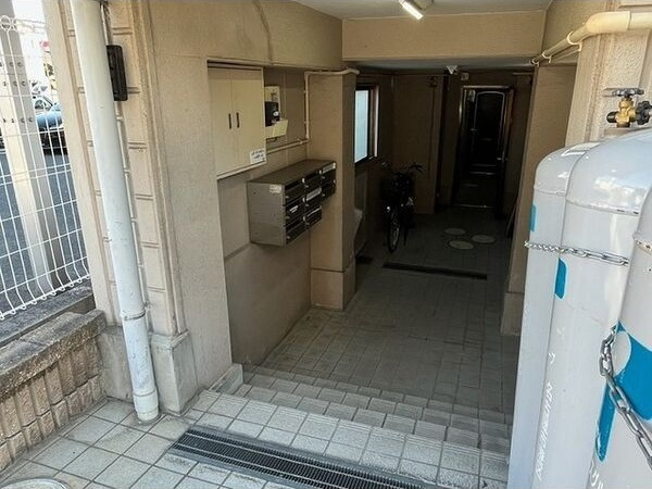ベルメゾン中川Ⅱ　　のエントランス
