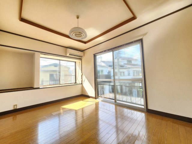 長岡京市一文橋2丁目の洋室|2階 洋室（約6帖）
開放感があり、寝室や子ども部屋におすすめです。