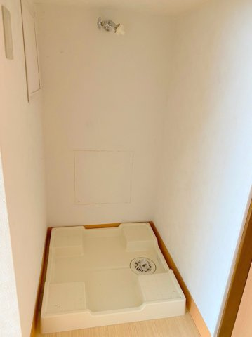 室内洗濯機置場です。