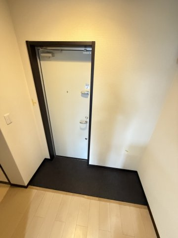 フジパレス杉本町Ⅵ番館の玄関