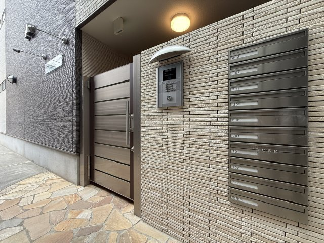 フジパレス杉本町Ⅵ番館のエントランス