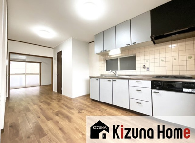 【キッチン】 | 山科区上花山坂尻　中古戸建 | LDK15帖の広々スペース（＾◇＾）2階部分で外からの視線も気にせずご家族でゆっくり暮らして頂けます。