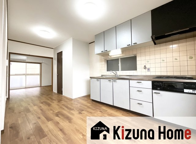 【キッチン】 | 山科区上花山坂尻　中古戸建 | LDK15帖の広々スペース（＾◇＾）2階部分で外からの視線も気にせずご家族でゆっくり暮らして頂けます。