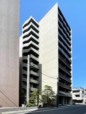 【外観】 | リーラ中野 | 鉄筋コンクリート造のがっちりとした建物。