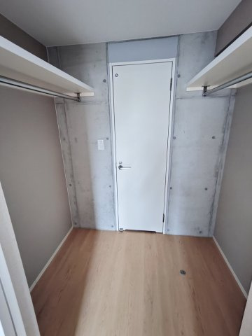 GARDEN HOUSE 大谷町Ⅱの収納|大きなものも収納できそうです
