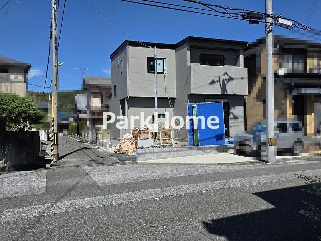 高知市介良　新築戸建ての前面道路含む現地写真