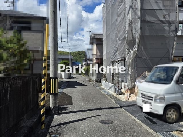 高知市介良　新築戸建ての前面道路含む現地写真