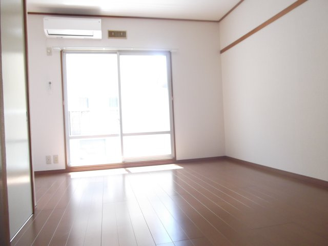 グリーンハイツの洋室