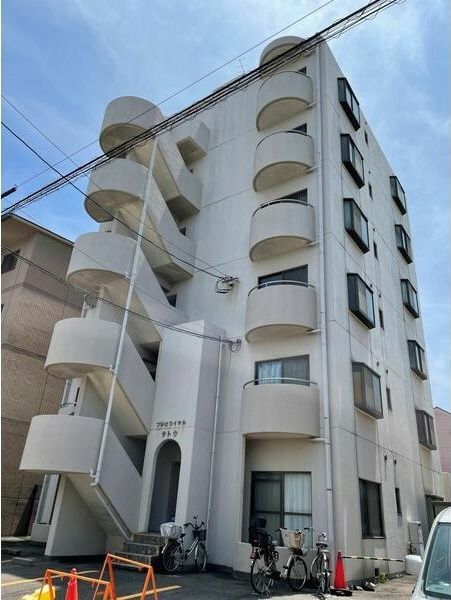 名古屋市昭和区福江１丁目の賃貸マンションの外観