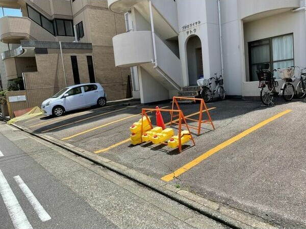 名古屋市昭和区福江１丁目の賃貸マンションの駐車場