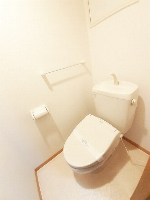 藤沢市長後の賃貸マンションのトイレ