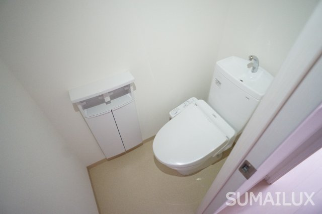 熊本市中央区魚屋町３丁目の賃貸マンションのトイレ