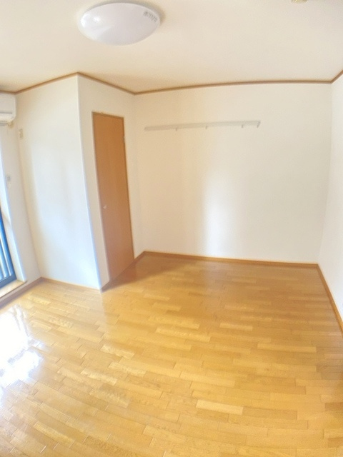 マ・メゾン　ボヌールの居間・リビング|★８帖の明るいお部屋です★