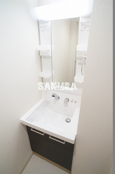 【洗面所】 | b’CASA天王町 [ビーカーサ天王町] | 忙しい朝には欠かせない洗面所です♪