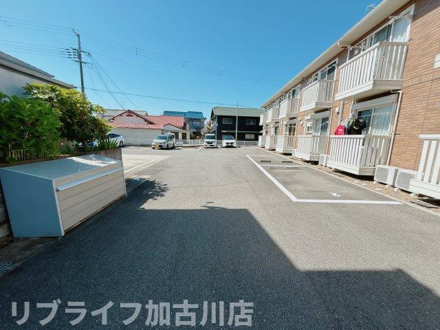 ベルクール大塚の駐車場