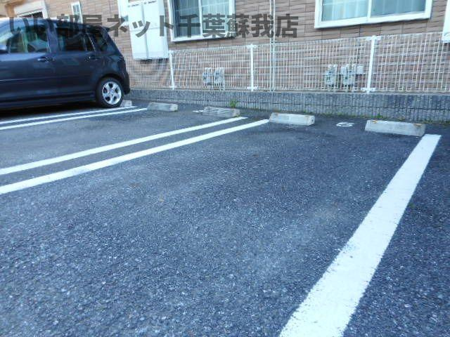ラフィネの駐車場|駐車スペースもあります