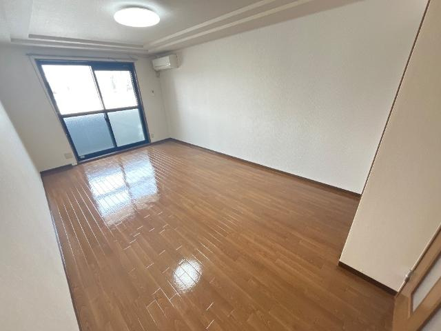 大石ビルの内装|洋室