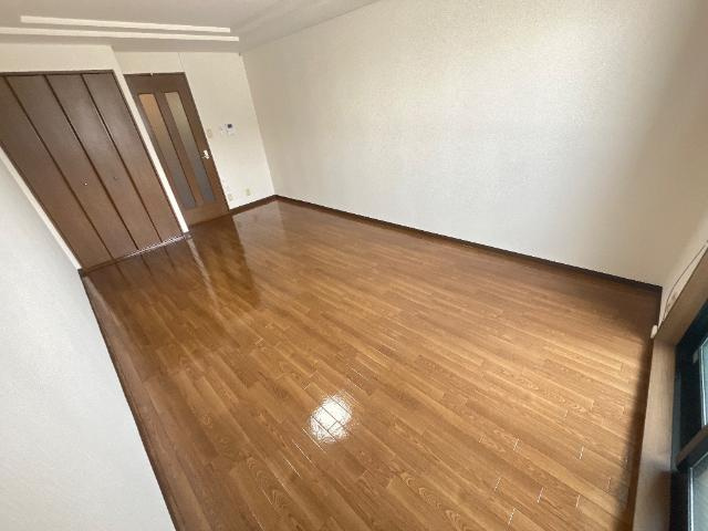 大石ビルの内装|洋室