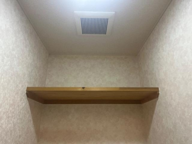 大石ビルの設備|棚（トイレ）