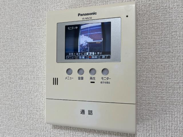 グリーン窓香の内装|カメラ付インターホン