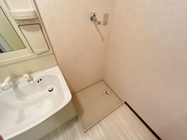 ルーエ　木太Ⅰの洗面所|洗濯機置場
