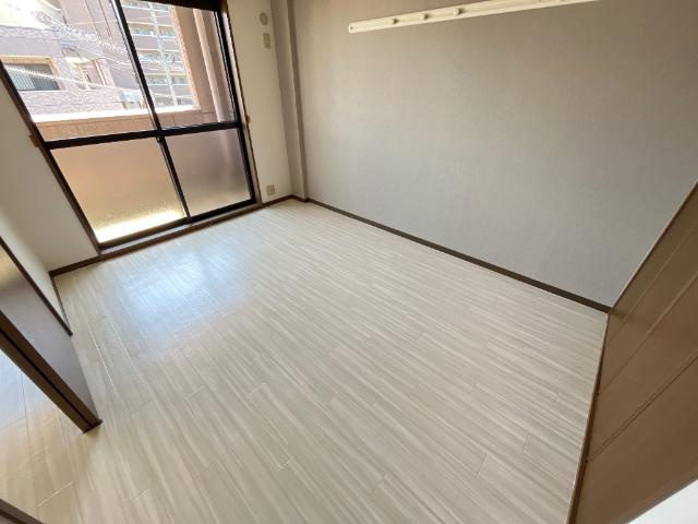 ルーエ　木太Ⅰの内装|南洋室