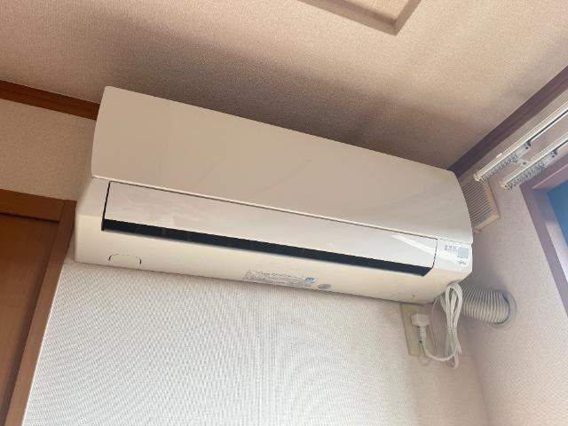 ロイヤルコーポ中川の設備|エアコン