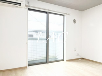 【居間・リビング】 | ルアナ目白台 | 洋室のお部屋です。