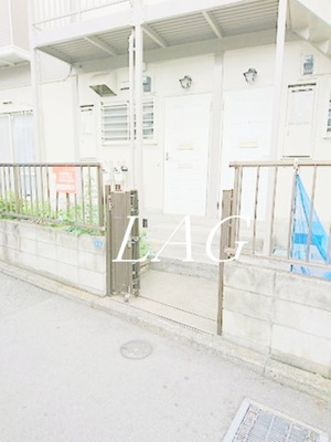 【エントランス】 | トライアングル | エントランスです。