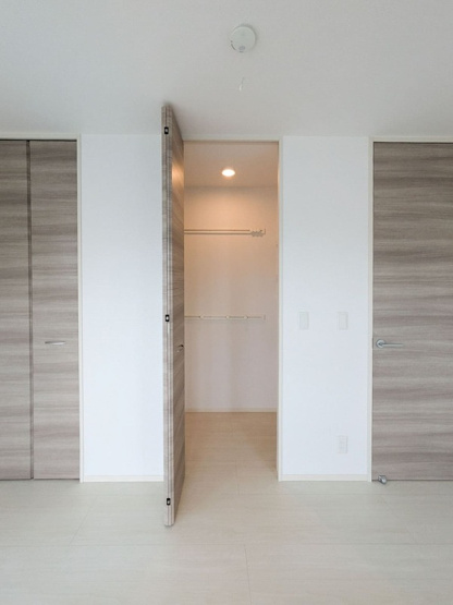 【収納】 | D-room長住北A棟 | 別号室の写真になります。現況優先。
