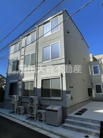 アークオーシャン大森の外観|2021年8月築　木造地上3階建て総戸数11戸インターネット無料オートロック付人気賃貸
東京都大田区丁目　京浜急行本線大森町駅最寄り徒歩10分、平和島駅徒歩14分