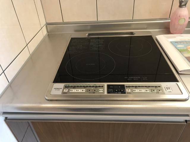 Ｍ’ｚ　ｔｗｏ（エムズ　２）のキッチン|２口のＩＨヒーター