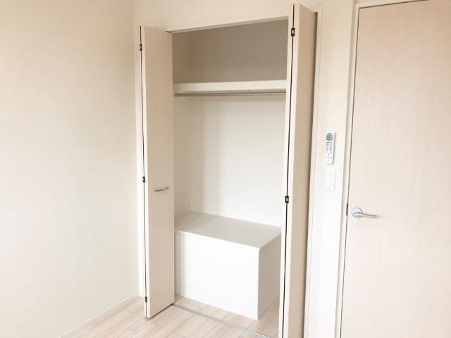 プレジールの内装|クローゼット収納