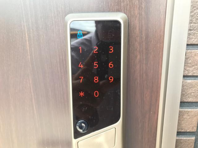 プレジールの玄関|電子キー