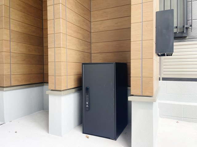 杉並区堀ノ内2丁目のその他|お留守がちなご家庭に便利な宅配ボックスを装備
不在に関わらず安全かつ非対面で荷物を受け取れます
防犯性の向上や、時間を気にせずネット通販を利用できます