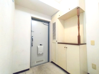 【玄関】 | 小山田桜台1-5団地 | 玄関も広々しております。